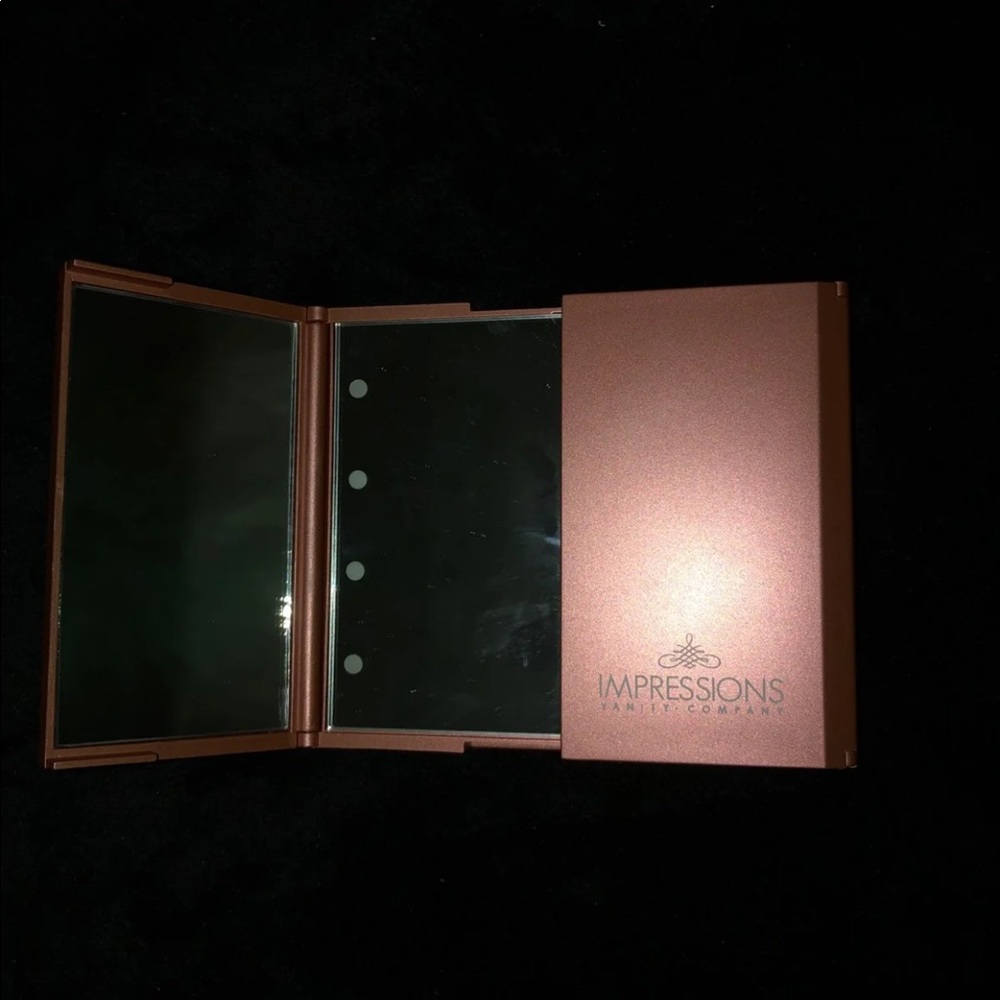 Impressions vanity travel mirror